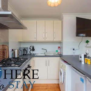  Apartment Lovely By The Hillwood Park-free Parking